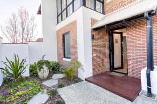 Port Geographe Beachfront Retreat - 3