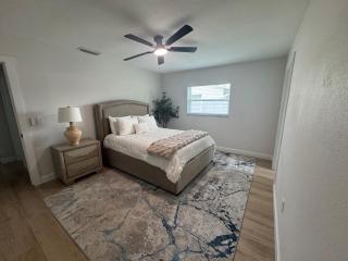 The Aviator - Pool Home Near SRQ & Ringling - 6