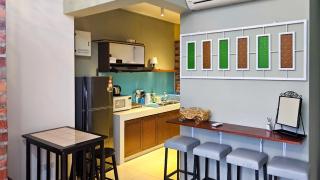 Maritime Seaview Suite By NGN Homestay - George Town - 6