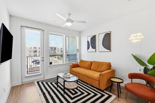Stylish 1BR near PGA and Universal Studios with Pool and Gym - 9