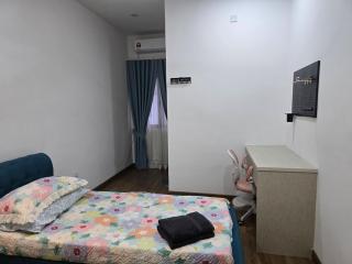 Putra Cozy Homestay - 3