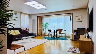 Pinkliey House - 0