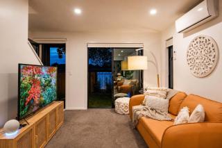 The Coolest Townhouse in Christchurch - 4
