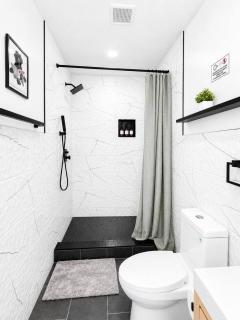 Newly Renovated Charming Apt! 30 Mins to Manhattan - 6