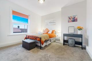 Cosy 2BR Apartment Sleeps 4 by Stay With Us - 9