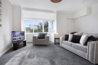 Spacious Living Room and Modern Comforts Sleeps 4 - 0