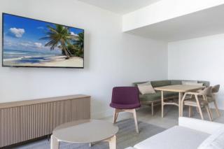 40th Floor Bay Views with Pool and Balcony in Miami G4013 - 1