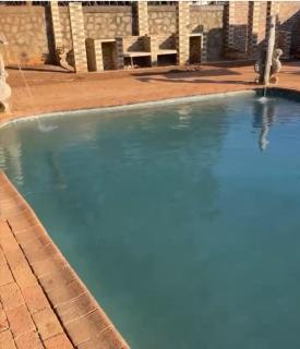 Mango Guest Lodge - 3