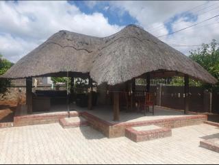 Mango Guest Lodge - 4