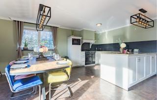 Pet Friendly Home In Stavenisse With Outdoor Swimming Pool - 5