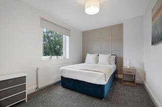 3BR in County Durham with WiFi and Street Parking - 6