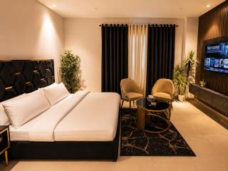 Gold Crest Luxurious Apartment in Lahore by Alvis Suite DHA Phase 4 - 7