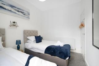 Classic 4 Bedroom Retreat close to Infinity Bridge - 3