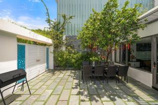 4Bedroom Villa 300m from the Sea - 4