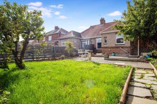 3 Bedroom With Backyard 10 Min to City Centre - 6
