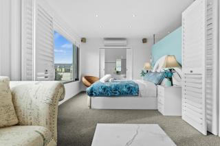 Bliss on the Bay - Full House - 4
