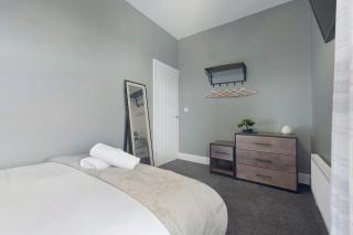 2BR in Darlington with Free Parking and Fast Wifi - 3