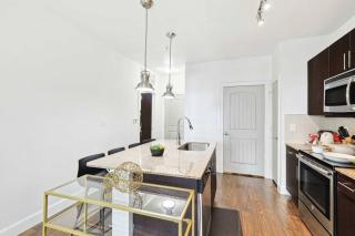 Big and Spacious 1B with Pool Near Toyota HQ The Star Legacy West - 0