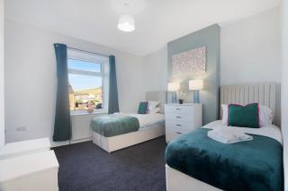Relaxing 2BR in Billy Row WiFi by Stay With Us - 9