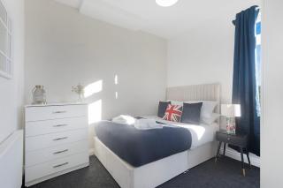 Relaxing 2BR in Billy Row WiFi by Stay With Us - 8