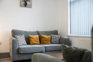 Newcastle 2BR Sleeps 5 2 Parking by Stay With Us - 4