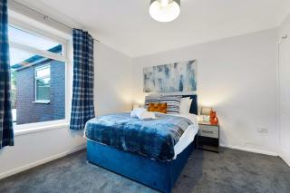 5 Bedroom in Newton Drive With Free Street Parking - 8