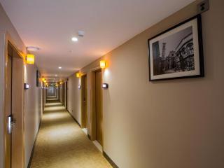 7 Days Inn Yingshang Lanxing Building Materials Market - 8