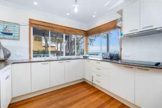 Ocean Pearl - 3 bedroom beachfront property! - 2