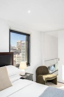 Foundry Top Floor 2BR Loft Parking & Workspace - 2