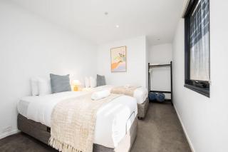 Foundry Top Floor 2BR Loft Parking & Workspace - 1