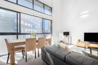 Foundry Top Floor 2BR Loft Parking & Workspace - 6