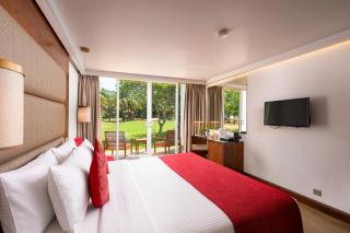 Pegasus Reef - A Beach Resort in Colombo - 1