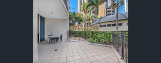 Chevron Renaissance Hosted by Gold Coast Holiday Stays - 5