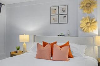 The Bridge House with King Bed, Game Room, Near Downtown & Airport - 2