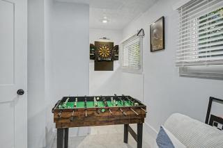 The Bridge House with King Bed, Game Room, Near Downtown & Airport - 4