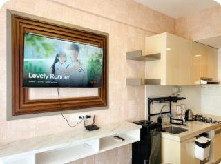 Sky House Apartment BSD with Smart TV 43 inch Near Aeon Mall,The Breeze,ICE BSD by Kalmara Modern Living - 4