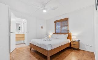 Skippy's Beach House - 2