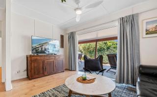 Skippy's Beach House - 9