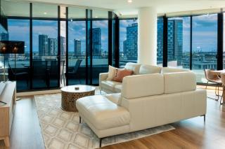 Waterfront Melbourne Apartments - 9