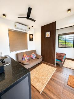 Primo 1bhk stay I Nilgiris hills I By homeyhuts - 6
