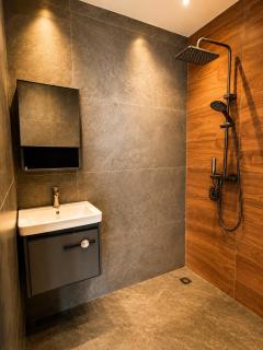 Primo 1bhk stay I Nilgiris hills I By homeyhuts - 1