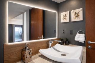 Signature Residence with Private Rooftop & Jacuzzi - 6