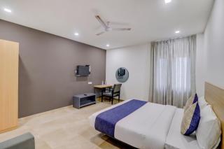FabHotels Lakecross - 7