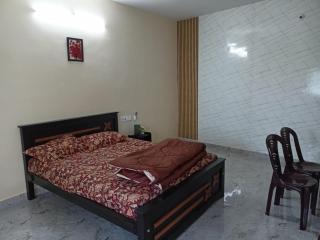 Sugam Guest House & Family Villa - 2