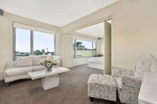 Bliss on the Bay - Upstairs and Games Room - 6