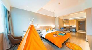 Borrman Hotel Golden Crown Liuzhou Wuxing Pedestrian Street - 2