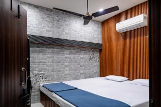 HOTEL #PVR# In Front Of Railway Station Just 5 Foot Step- Best Quality Hotel From Station - 9