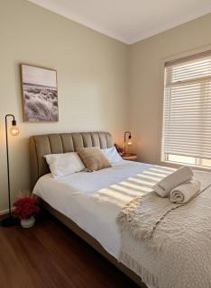 Cozy 4-Bedroom Home|Peaceful & Convenient Location - 2