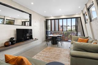 Corten Haus South Urban Retreat - 9