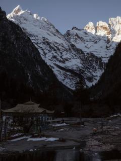 Yubeng Manshan MANSHAN · Golden Snow Bonfire Private Hot Spring Manor - 9